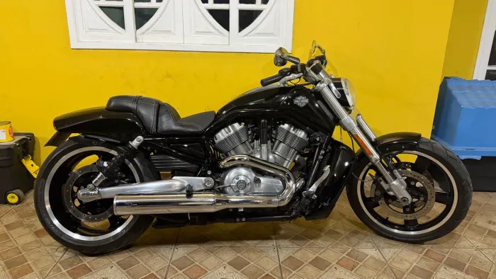 Haley Davidson VROD Muscle vendo ou troco