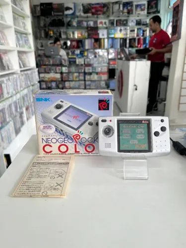 CONSOLE NEO GEO POCKET COLOR SOLID SILVER NA CAIXA SEMINOVO - SNK