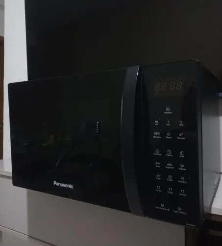 Microondas Panasonic 34L preto 