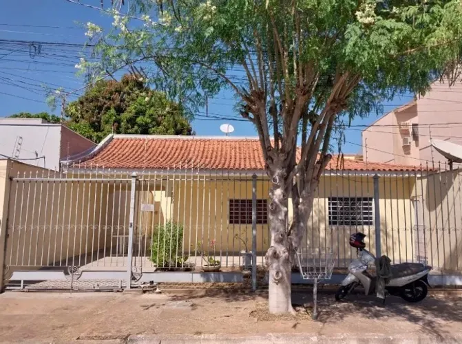 VENDO CASA GRANDE TERCEIRO CUIABA
