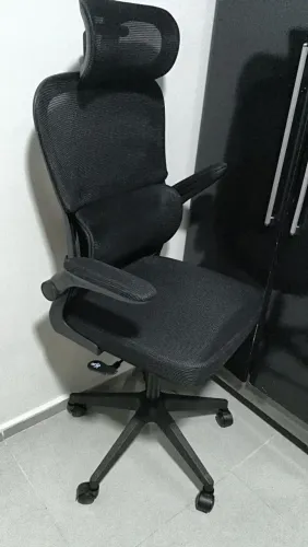 VENDE-SE CADEIRA ERGONOMICA COM MENOS DE 1 SEMANA DE USO