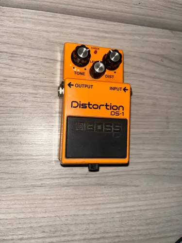 Pedal Boss Distortion Ds-1