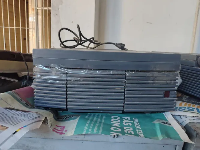 Vendo lote fechado com 2 unidades do projetor antigo Proxima Desktop Projector 2400.