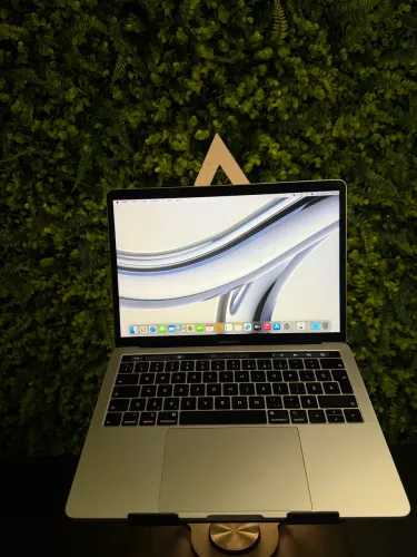 MACBOOK PRO A1989 256GB SSD 8GB RAM COM CARREGADOR, LAUDO E ECOBAG | GARANTIA E NF