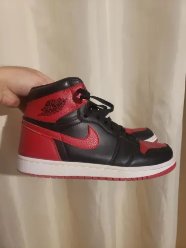 Nike Air Jordan 1 Bred