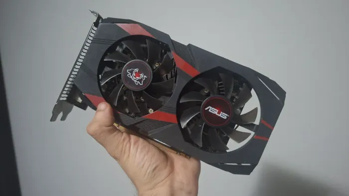 GTX 1050 ti 4gb Asus Cerberus