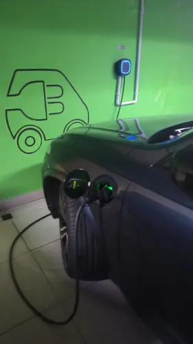 Instalação para Carregador de carro elétrico / Divisórias Drywall e Acartonado