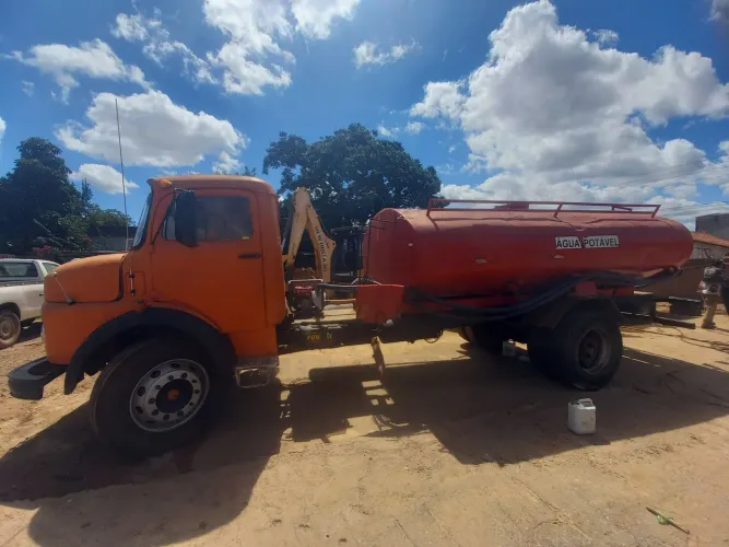 Vendo caminhão pipa
