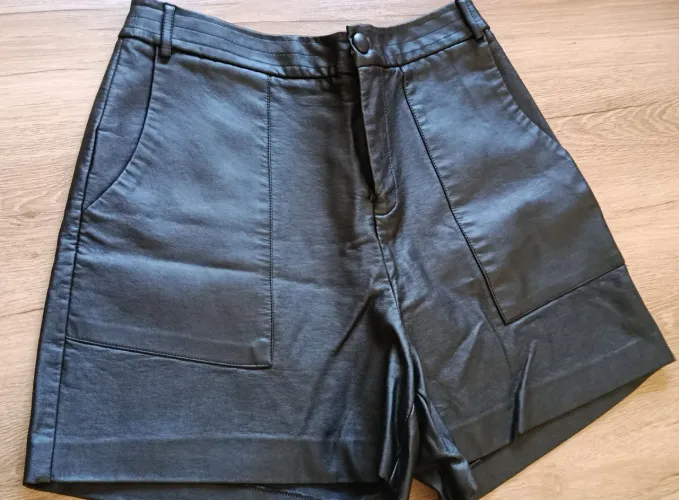 Short couro Murau n.42/G conservado