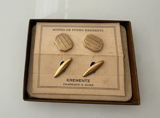 Par de abotoaduras vintage Krementz chapeadas a ouro