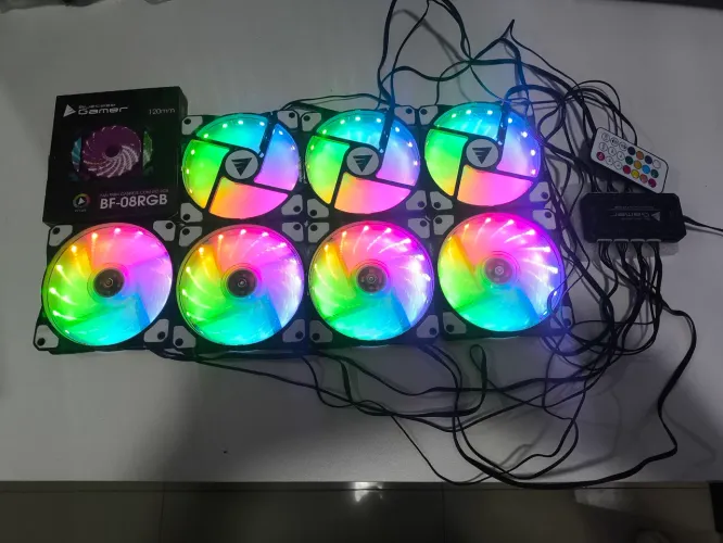 Kit com 7 Cooler Fans Bluecase 120mm RGB + Controladora - Funcionando