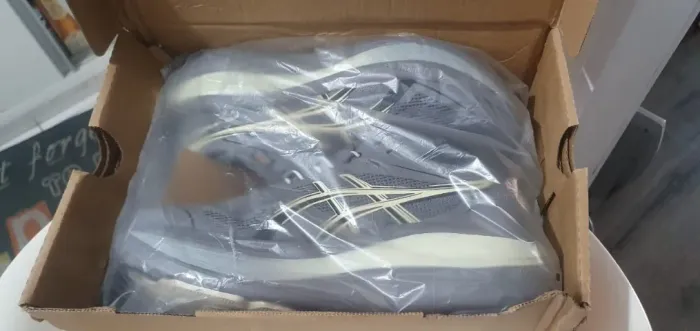 TENIS ASISC NIMBUS 28 TAMANHO 37 CINZA NOVO NA CAIXA.IMPORTADO