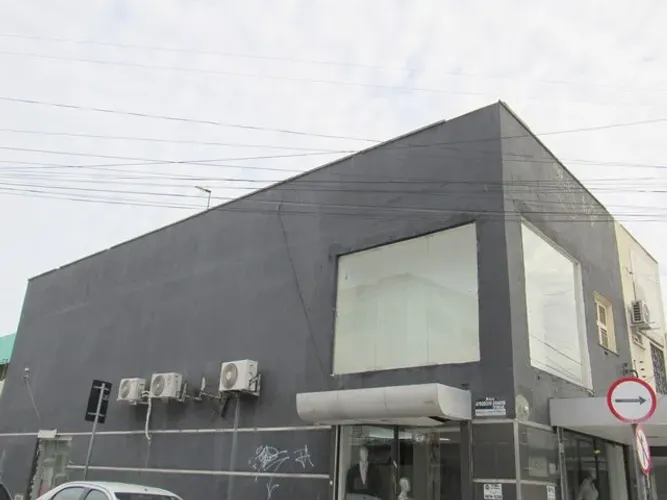 Ponto comercial de 120m² no bairro Montese.