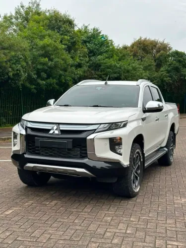 Mitsubishi L200 Triton Sport HPE-S 2.4 CD Dies. AUT 2024