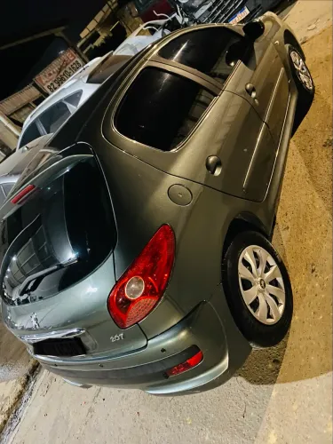 Peugeot 207 XR 1.4 Flex 8V 5P 2011