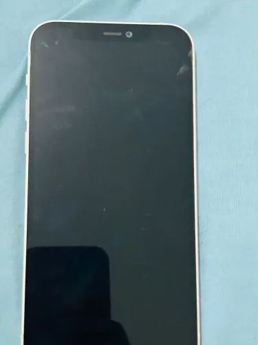 iPhone 12 / 128 GB usado