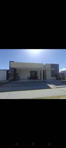 Casa em condomínio pé na areia