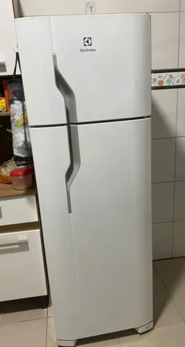 Geladeira Eletrolux 110v