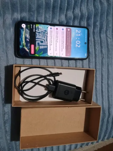 Celular semi novo em ótimo estado...