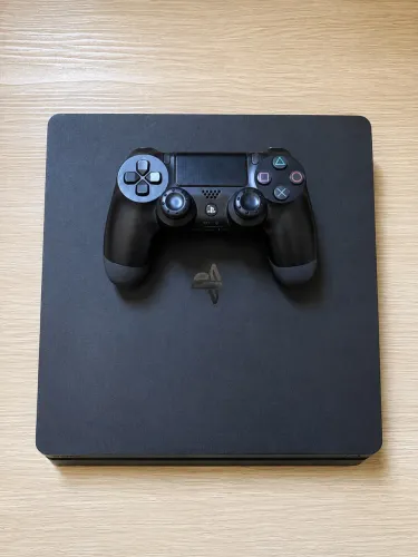 PS4 SLIM, 1,5TB DE MEMÓRIA E 1 CONTROLE