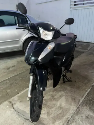 Honda Biz à venda.Moto conservada,pronta pra uso.