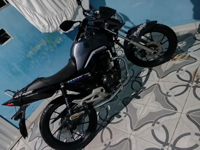 Cg titan 160 , 2022, 13.500 pra conversar.
