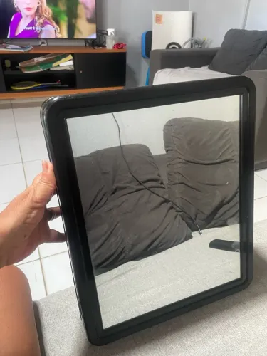 Armário com espelho de banheiro