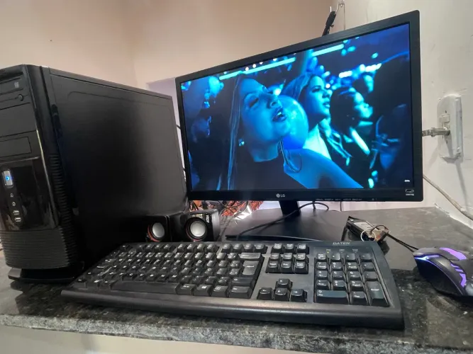 Computador Completo 8RAM, SSD 240, Monitor Grande 22 Polegadas