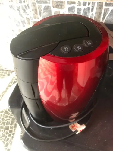 Vendo cafeteira 3 corações com defeito