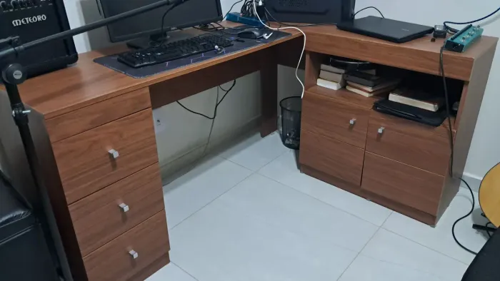 Mesa para estudos e gamer