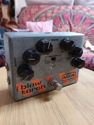 Pedal Blow torch MXR para baixo