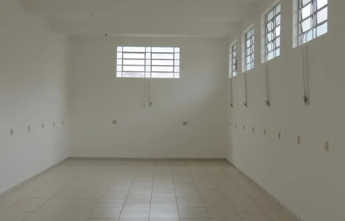 Galpão comercial para locação em Jardim Princesa, 130m²