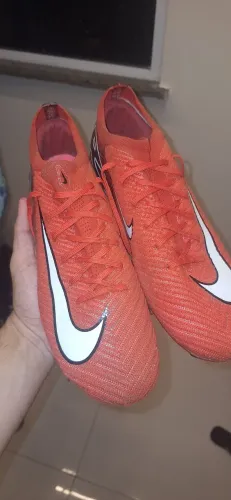 Chuteira réplica Nike 42