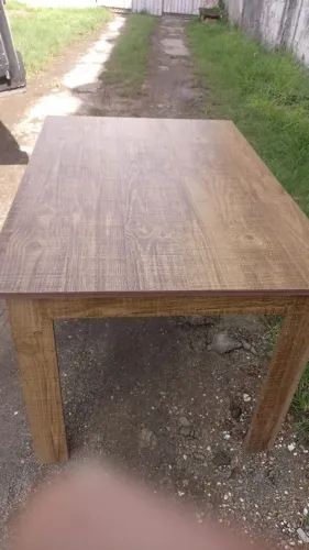 Mesa de jantar MDF em ótimo estado.