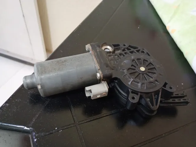 MOTOR VIDRO ELÉTRICO PEUGEOT / VENDO BARATO