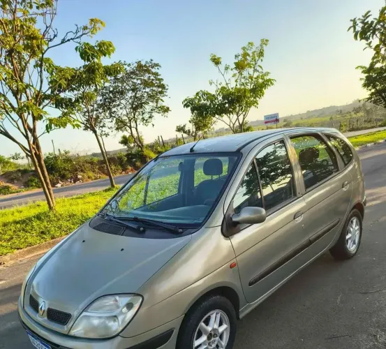 Renault Scenic Rxe/ Privilège 2.0 16V 5P Mec. 2001