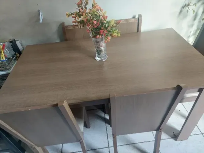 Mesa Elegante de jantar com 6 cadeiras