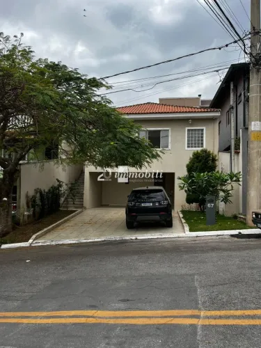 Fazendinha 3 Dorm. c/ Churrasqueira e 4 Vagas por R$ 899.000,00 - Granja Viana