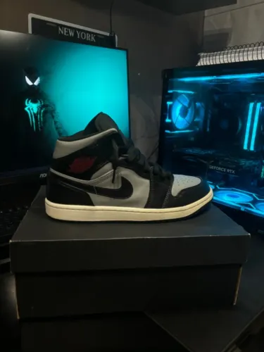 Air Jordan Shadow Red