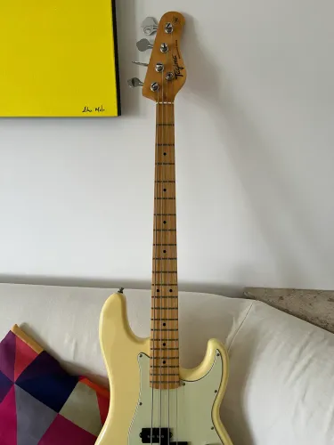 Baixo Yamaha TW-65 classic Hardwood, com capa