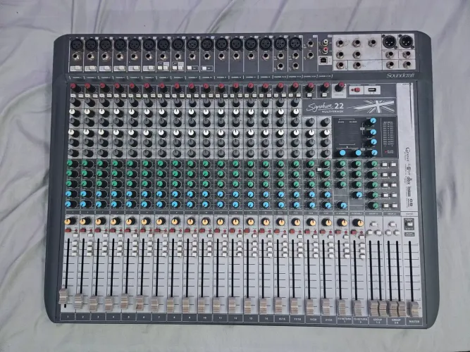 Soundcraft Signature 22 MTK