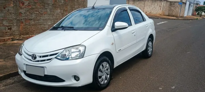 Toyota Etios X Sedan 1.5 Flex 16V 4P Aut. 2017