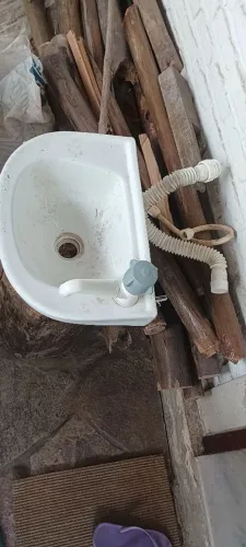 Lavatório de banheiro 40x30 suspenso com torneira, chicote e sifão 