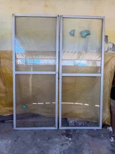 Vendo Porta de Alumínio 1,60m
