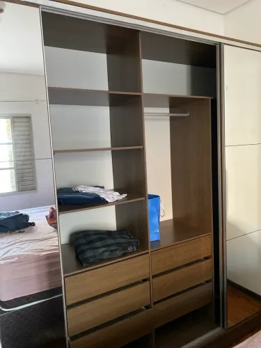 Guarda roupa casal ótimo estado