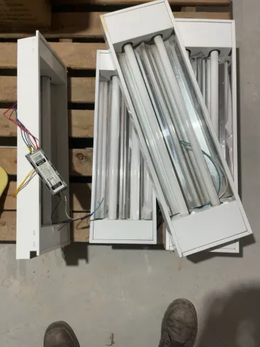 Lote de 4 luminárias fluorescentes - 2 com reator Philips original