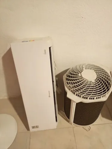 Ar condicionado em ótimo estado
