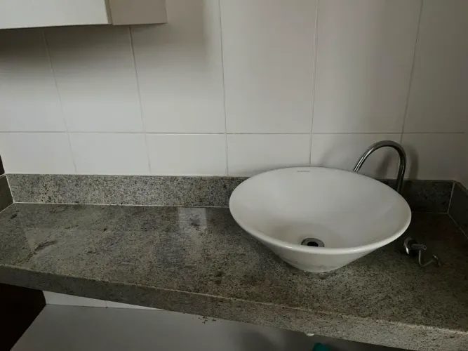 Vendo bancadas para banheiro em granito