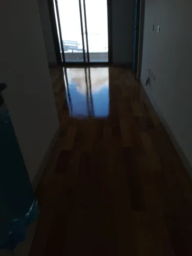 Lixamento e aplicação de sinteko
