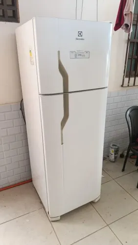 Geladeira Frost Free Electrolux 